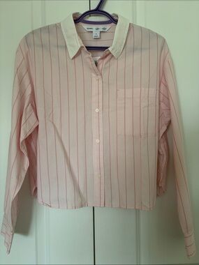 Old Navy Cropped Light Pink Striped Button-Down Shirt with White Collar